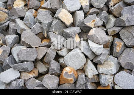 Flusssteinfundament ist eine Art flaches Fundament, das in Gebäuden mit leichten Lasten wie Häusern verwendet wird. Das Flusssteinfundament ist zusammengesetzt. Stockfoto