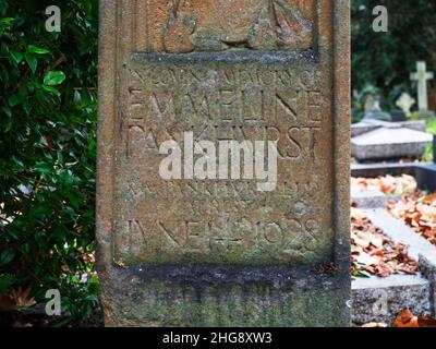 Grab der Suffragette Emmeline Pankhurst im Brompton Cemetery Borough of Kensington and Chelsea London England Stockfoto