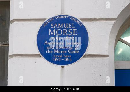 Gedenktafel an Samuel Morse, Erfinder des Morse-Kodex, der zwischen 1812 und 1815 in dem Haus wohnte, in der Cleveland Street 141, London. London, Großbritannien. Stockfoto