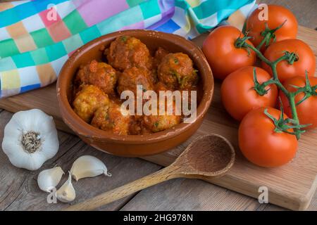 Fleischbällchen in Tomatensauce Stockfoto