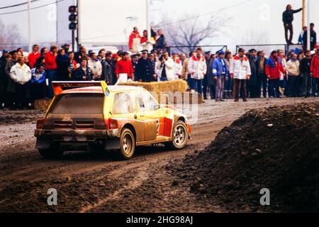 Archiv 80ies: Dirt Track Autorennen, Frankreich, 1986 Stockfoto