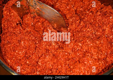 Verschiedene Arten von Zutaten und Würstchen von Hand hergestellt. Stockfoto