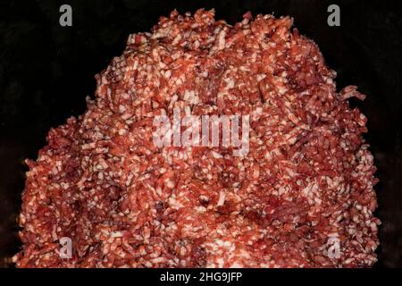 Verschiedene Arten von Zutaten und Würstchen von Hand hergestellt. Stockfoto