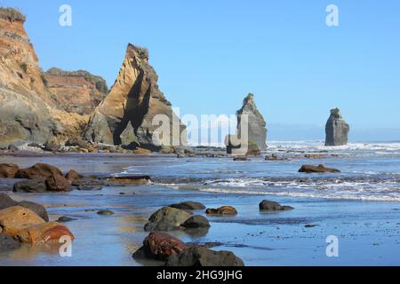 Mount Taranaki und die drei Schwestern an der Westküste Neuseelands Stockfoto