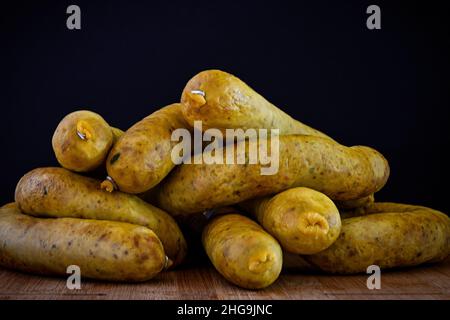Verschiedene Arten von Zutaten und Würstchen von Hand hergestellt. Stockfoto