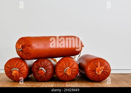 Verschiedene Arten von Zutaten und Würstchen von Hand hergestellt. Stockfoto