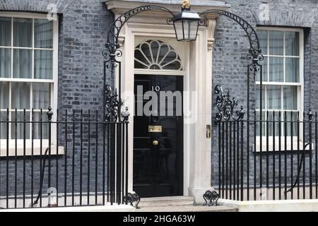 London, Großbritannien. 19th Januar 2022. Gesamtansicht am Eingang der Nr. 10 Downing Street. (Bild: © Belinda Jiao/SOPA Images via ZUMA Press Wire) Stockfoto