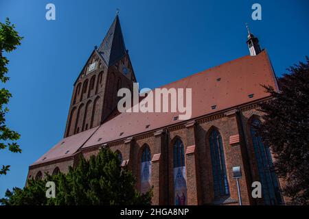 Die 80 Meter hohe Marienkirche in Barth Stockfoto