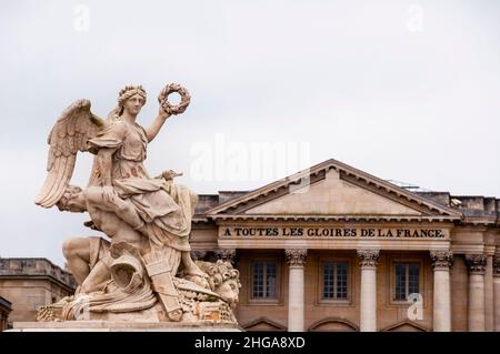 Sieg Frankreichs über Spanien durch Francois Girardon im Schloss von Versailles bei Paris. Stockfoto