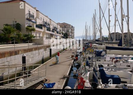 Queensway Quay Marina, Gibraltar, Juli 2021 Stockfoto