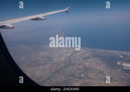 Malaga, Andalusien, Spanien, von einem British Airways-Flugzeug aus gesehen, das nach London fliegt, Juli 2021 Stockfoto
