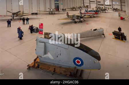 Duxford Imperial war Museum Spitfire Exhibition IWM Duxford Cambridgshire England UK 19 January 2022 Spitfire Evolution einer Ikone Ausstellung von 11 Sp Stockfoto