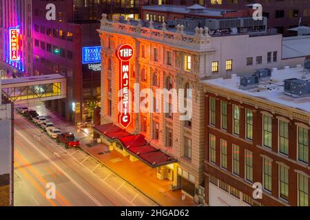 Majestic Theatre in der 1925 Elm Street bei Nacht in der Innenstadt von Dallas, Texas TX, USA. Stockfoto