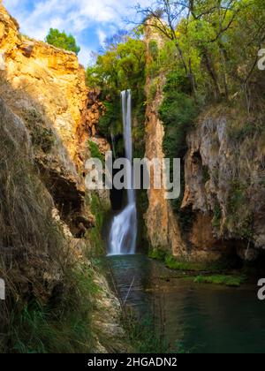 Wasserfall im Naturpark Monasterio de Piedra in Zaragoza Stockfoto