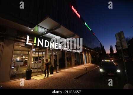 Bratislava, Slowakei. 19th Januar 2022. Handball: Europameisterschaft. Das Lindner Hotel Gallery Central, in dem die deutsche Handballnationalmannschaft ihren Aufenthalt hat. Quelle: Marijan Murat/dpa/Alamy Live News Stockfoto