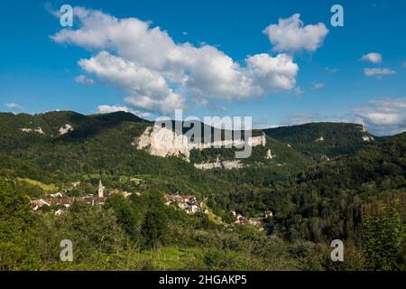 Mouthier-Haute-Pierre, an der Loue, Departement Doubs, Bourgogne-Franche-Comte, Jura, Frankreich Stockfoto