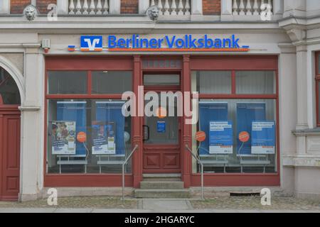 Berliner Volksbank, Straße des Friedens, Lindow, Brandenburg, Deutschland Stockfoto