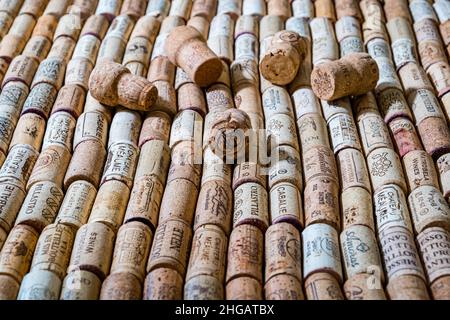 Sammlung von Wein und Sektkorken: Erlesene Weine, französischer Wein, argentinischer Wein, italienischer Wein, Rja, Chateau Meaume Stockfoto