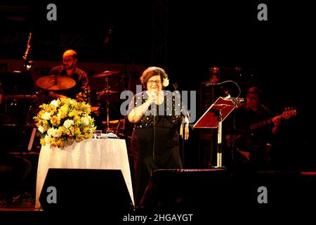 ilheus, bahia, brasilien - 9. juli 2011: Sängerin Nana Caymmi tritt im Convention Center in der Stadt Ilheus im Süden Bahia auf. Stockfoto