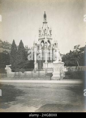 Antike Fotografie um 1900, Brunswick Monument. Das Brunswick Monument ist ein Mausoleum, das 1879 im Jardin des Alpes in Genf, Schweiz, erbaut wurde, um dem Leben von Karl II., Herzog von Braunschweig (1804-1873), zu gedenken. QUELLE: ORIGINALFOTO Stockfoto