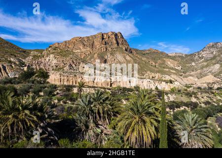 Landschaftsansicht der Berge von Ojos im Tal von Ricote, Murcia Region in Spanien. Von Mirador del Penon aus gesehen. Stockfoto