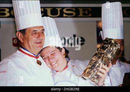 Archiv 80ies: Französischer Küchenchef Paul Bocuse bei der Bocuse d'Or Ceremony, Lyon, Frankreich, 1989 Stockfoto