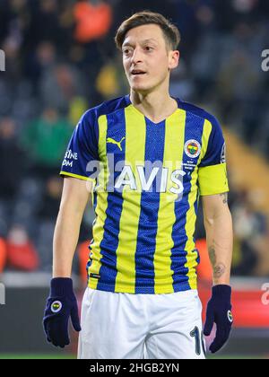 ISTANBUL, TÜRKEI - 19. JANUAR: Mesut Ozil von Fenerbahce SK während des Super Lig Spiels zwischen Fenerbahce und Altay im Sukruu Saracoglu Stadion am 19. Januar 2022 in Istanbul, Türkei (Foto von /Orange Picts) Stockfoto