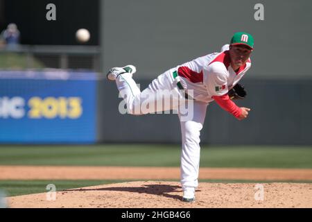 Rodrigo Lopez picher Kurzbefehl.. Mexiko vs Italia, 2013 World Baseballclassic, Estadio Salt River Field en Scottsdale, Arizona ,7 de marzo 2013...(© Bild von Luis Gutierrez) Stockfoto