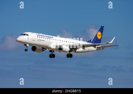 Lufthansa Regional (Lufthansa CityLine) Embraer 190LR (ERJ-190-100LR) (REG: D-AECI) aus München. Stockfoto