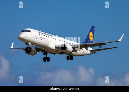 Lufthansa Regional (Lufthansa CityLine) Embraer 190LR (ERJ-190-100LR) (REG: D-AECI) aus München. Stockfoto