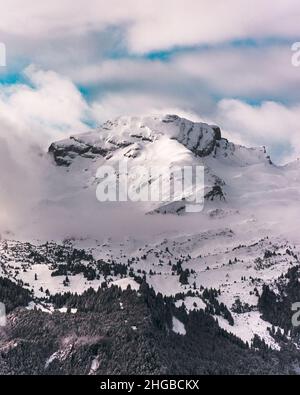 Österreich, steg , Eine wunderschöne Berglandschaft im Winter mit Smog und Himmel Stockfoto