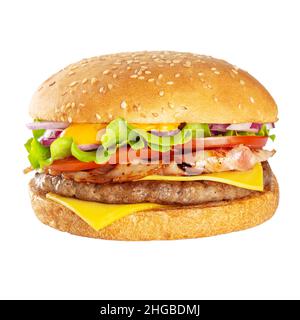 Appetitliche Burger mit Rinderschnitzel. Isoliert auf weißem Hintergrund. Stockfoto