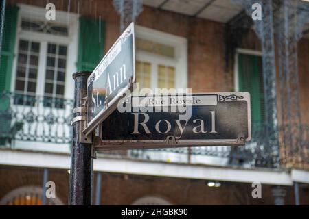 Royal Street Straßenschild an der St Ann Street im French Quarter in New Orleans, Louisiana LA, USA. Stockfoto