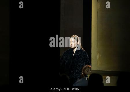 Paris, Frankreich. 19th Januar 2022. AMI Herbst/Winter 2022-23 Runway während der Paris Fashion Week Menswear Januar 2022 - Paris, Frankreich 19/01/2022 Credit: dpa/Alamy Live News Stockfoto