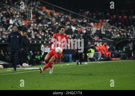 Valencia, Valencia, Spanien. 19th Januar 2022. VALENCIA - 19. JANUAR: „Liver Torres of Sevilla“ während des La Liga-Spiels zwischen Valencia und Sevilla im Mestalla-Stadion am 19. Januar 2022 in Valencia, Spanien. (Bild: © Sara Arib/PX Imagens via ZUMA Press Wire) Stockfoto