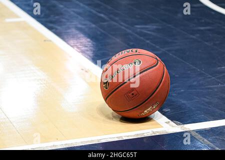 Balldarstellung während des EUROCUP-Basketballspiels 7days zwischen den Metropoliten 92 (Boulogne-Levallois) und dem Turk Telekom SK (Ankara) am 19. Januar 2022 im Palais des Sports Marcel Cerdan in Levallois-Perret, Frankreich - Foto Victor Joly / DPPI Stockfoto