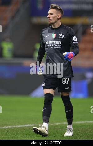 Mailand, Italien, 19th. Januar 2022. Ionut Radu vom FC Internazionale schaut während des Coppa Italia-Spiels in Giuseppe Meazza, Mailand, auf. Bildnachweis sollte lauten: Jonathan Moscrop / Sportimage Kredit: Sportimage/Alamy Live News Stockfoto