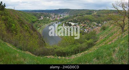 Panoramablick auf Vrane nad Vltavou in der Nähe von Prag, Tschechien, Europa Stockfoto