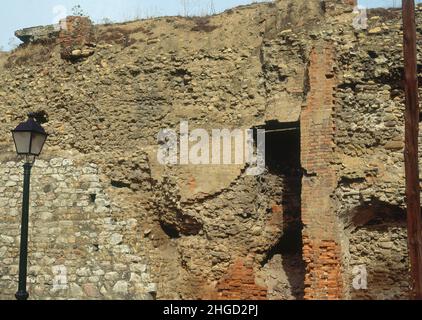 RESTOS DE LA MURALLA - FOTO AÑOS 90. Lage: AUSSEN. LEON. SPANIEN. Stockfoto