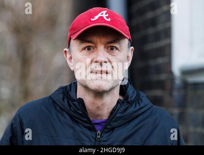 London, Großbritannien. 20th Januar 2022. Dominic Cummings, ehemaliger Chefberater von Boris Johnson, vor seinem Haus. Er wird gerufen, um Beweise für die angeblichen Parteien in der Downing Street Nummer 10 zu liefern, Er hat bereits erklärt, dass der Premierminister von einigen von ihnen wusste Kredit: Mark Thomas/Alamy Live News Stockfoto