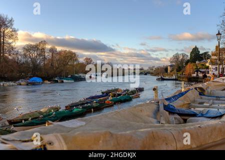 RICHMOND am Fluss im Winter, Richmond upon Thames, Surrey, Großbritannien Stockfoto