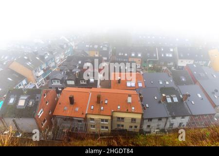 Blick auf die tief liegenden Teile, das Unterland, Helgoland, dichten Nebel auf dem Hochseesland Helgoland, Nordsee, Norddeutschland, Mitteleuropa Stockfoto