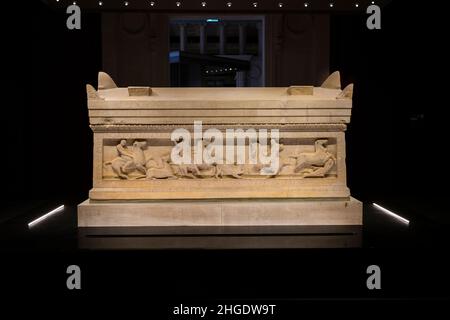 Sarkophag des Satrap im Archäologischen Museum von Istanbul, Türkei. Stockfoto