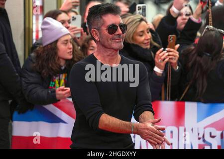 Richter Simon Cowell kommt zu den britischen Got Talent-Vorspielen im Londoner Palladium, Soho, in London. Bilddatum: Donnerstag, 20. Januar 2022. Stockfoto