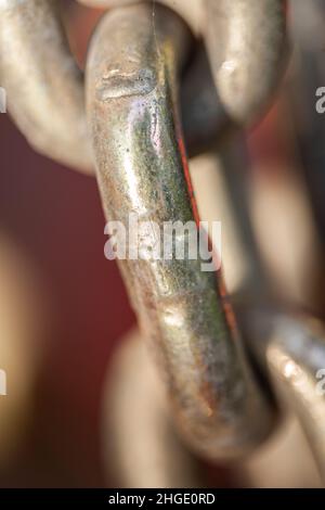 Nahaufnahme der Kettenglieder aus Stahlmetall Stockfoto