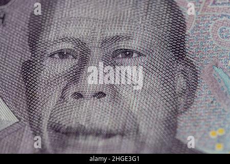 Rheinbach, Deutschland, 12. April 2021, Makroaufnahme des Gesichts von 'Frans Kaisiepo' auf einer indonesischen Rupiah-Note von 10000 Stockfoto