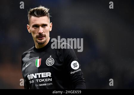 Mailand, Italien. 19. Januar 2022. Ionut Radu vom FC Internazionale schaut beim Fußballspiel Coppa Italia zwischen dem FC Internazionale und dem FC Empoli auf. Kredit: Nicolò Campo/Alamy Live Nachrichten Stockfoto