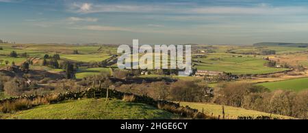 Blick nach Westen über Longbyre in Richtung Gilsland, Northumberland UK, vom Hadrian's Wall Trail Stockfoto