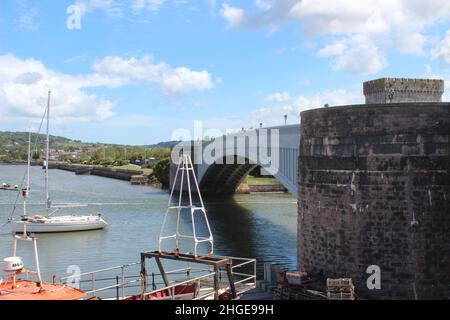 Conwy ist eine ummauerte Marktstadt und Gemeinde im County Conwy an der Nordküste von Wales Stockfoto