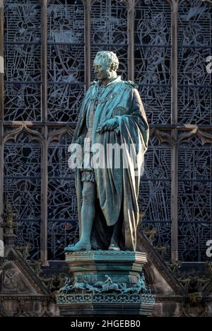 Statue des Duke of Buccleuch vor der St Giles Cathedral, Edinburgh, Schottland Stockfoto